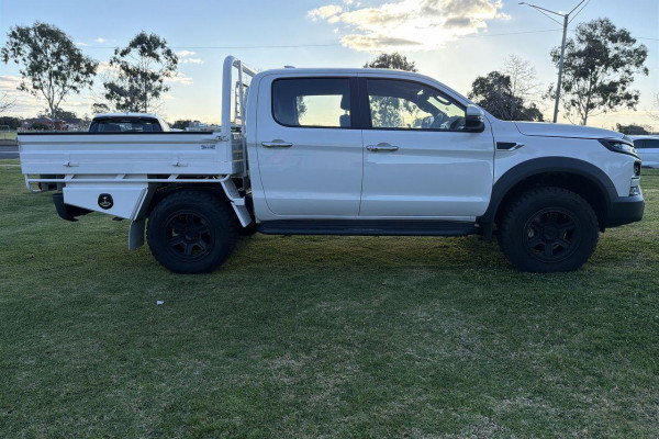 2026 JAC T9  Tradepro Cab Chassis Image 3