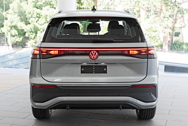 2025 Volkswagen Tayron R4 110TSI Life SUV image 5