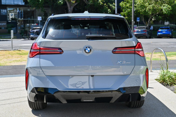 2025 BMW X3 G45 20 xDrive SUV image 3
