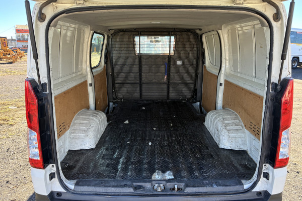 2019 Toyota HiAce GDH300R  Van Image 5