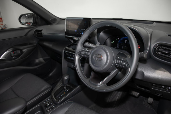 2024 Toyota Yaris Cross MXPJ15R Urban SUV image 4