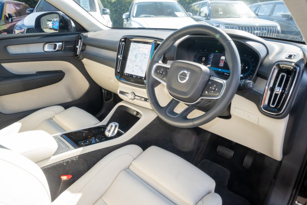 2022 MY23 Volvo XC40 XZ Ultimate B4 Dark SUV Image 9