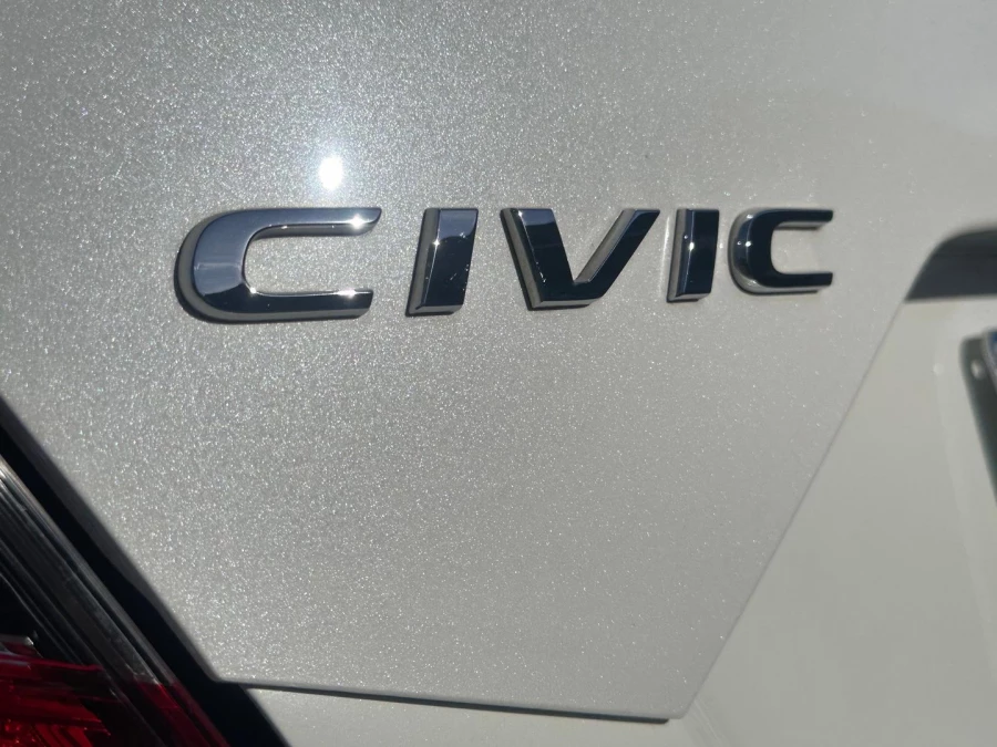 2016 Honda Civic 10th Gen VTi-L Sedan Image 8