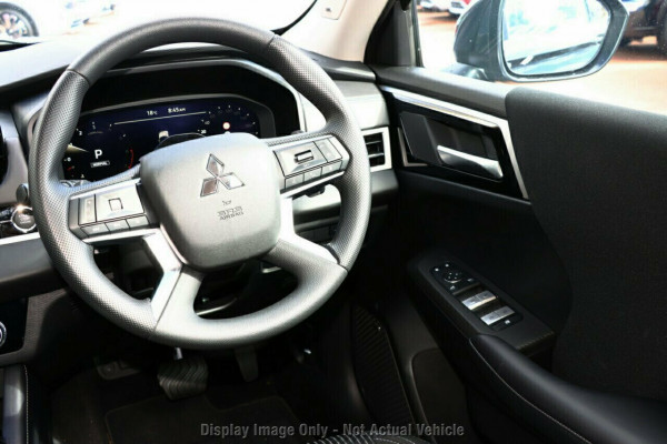 2026 MY25 Mitsubishi Outlander ZM ES SUV Image 7