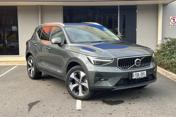 2026 Volvo XC40 XZ Ultra B4 Bright SUV Image 1