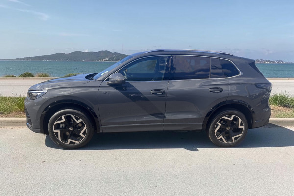 2026 Volkswagen Tiguan CT 150TSI R-Line SUV Image 2