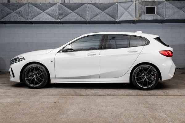 2022 BMW 1 Series F40 118i M Sport Hatch image 3