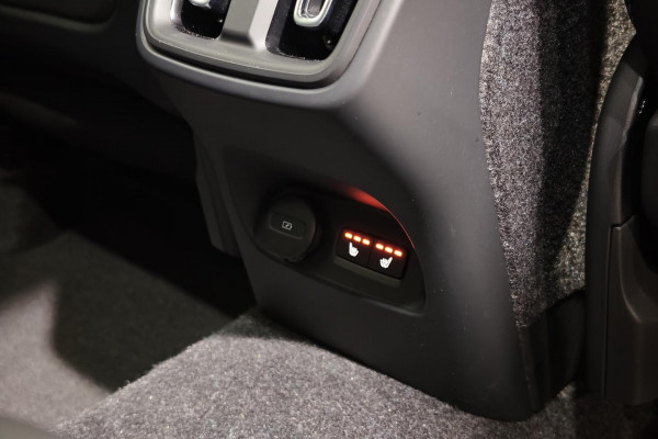 2025 Volvo XC40 XZ Plus B4 SUV Image 25