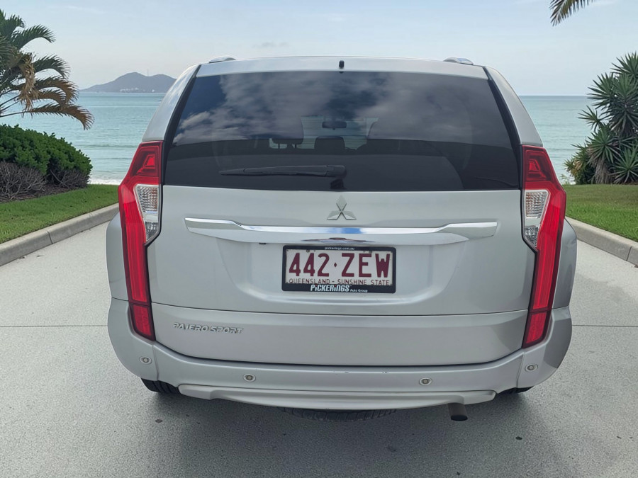 2019 Mitsubishi Pajero Sport QE GLX SUV Image 6