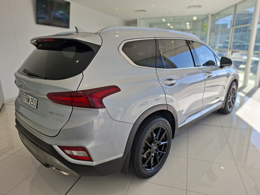 2018 Hyundai Santa Fe DM5 Series II Highlander SUV Image 6