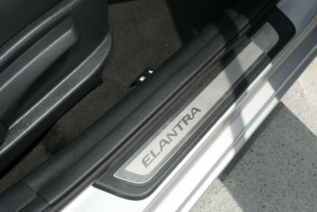 2015 Hyundai Elantra SE 8 of 19