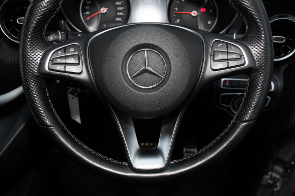 2021 Mercedes-Benz V-Class 447 V220 d People Mover image 13