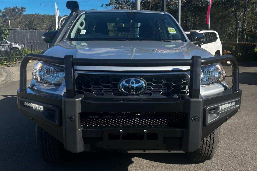 2025 MY24 Toyota HiLux GUN126R SR 48V Cab Chassis Image 9