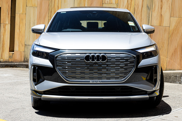 2025 Audi Q4 e-tron F4 45 SUV image 3