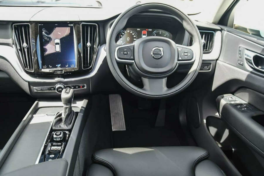 2019 MY20 Volvo XC60 UZ D4 Momentum Suv Image 7