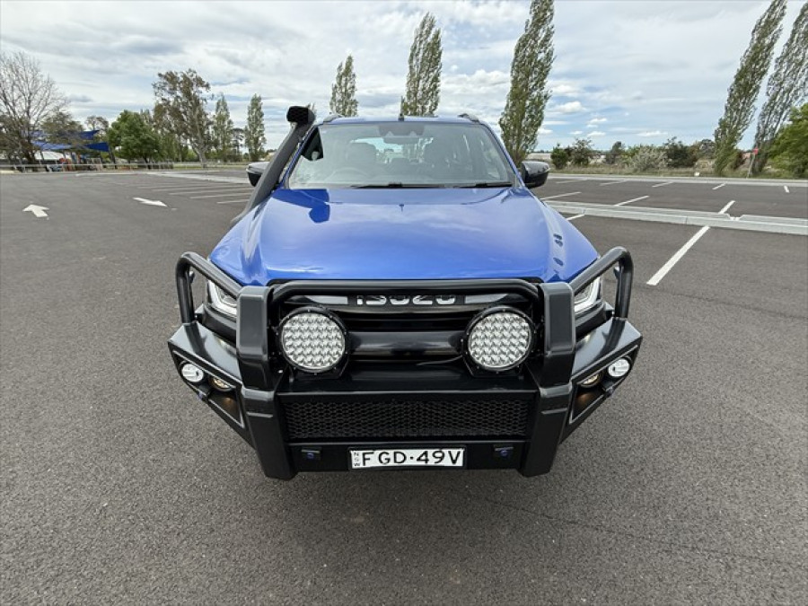 2023 Isuzu D-MAX RG X-TERRAIN Ute Image 9