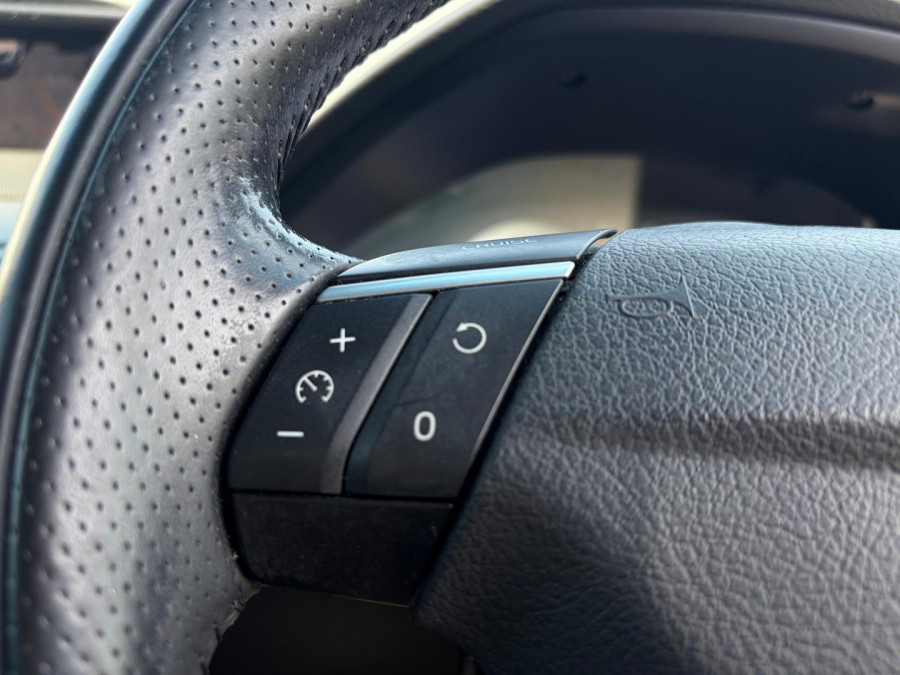 2012 Volvo XC90 L Series R-Design SUV Image 15