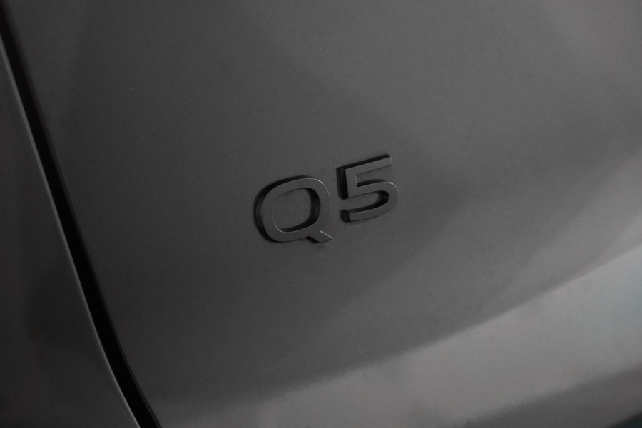 2025 Audi Q5 FY 55 TFSI e S Line SUV Image 6