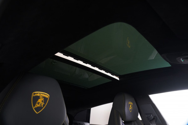 2022 Lamborghini Urus SUV Image 36