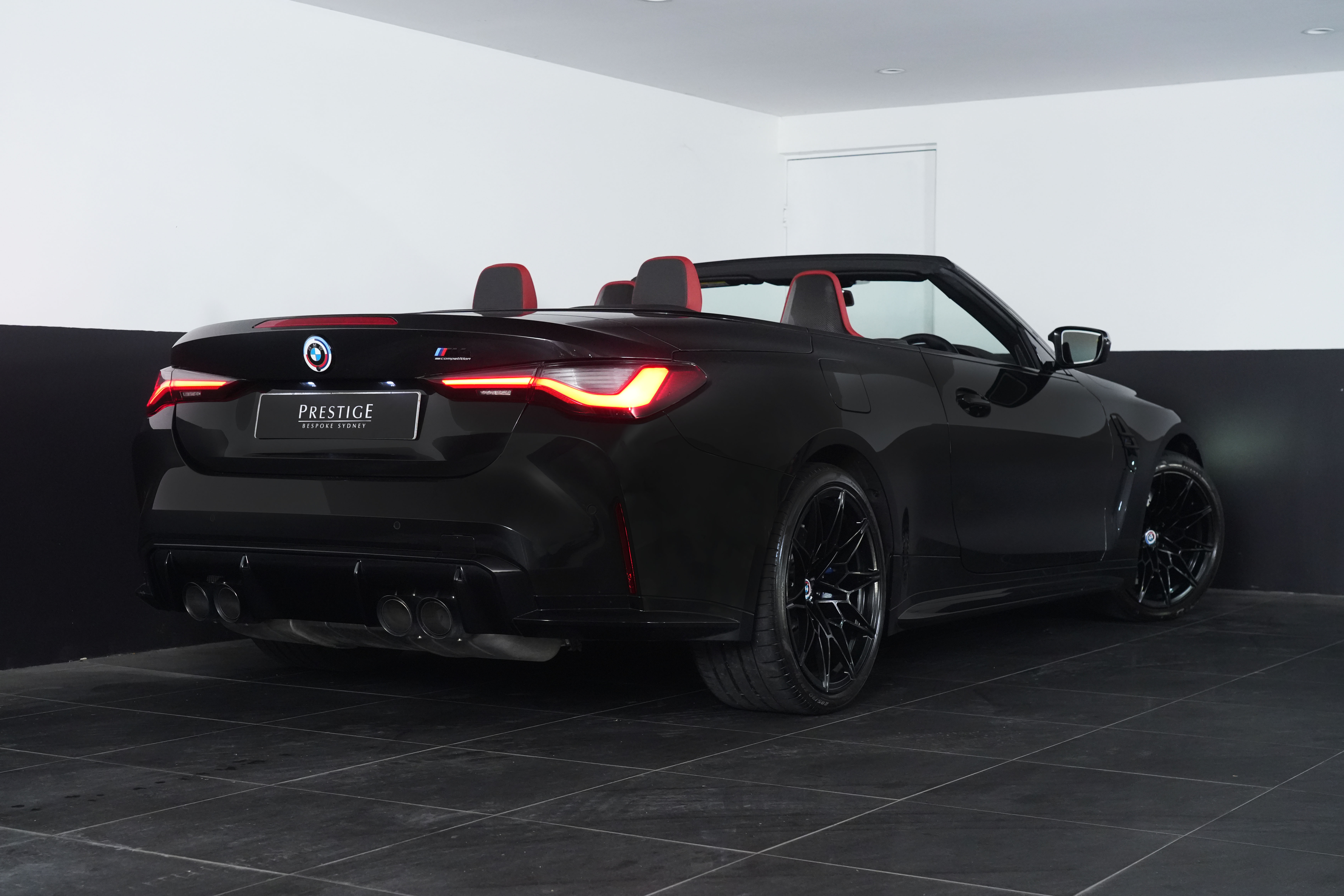 2022 BMW M4 Competition Convertible Image 21