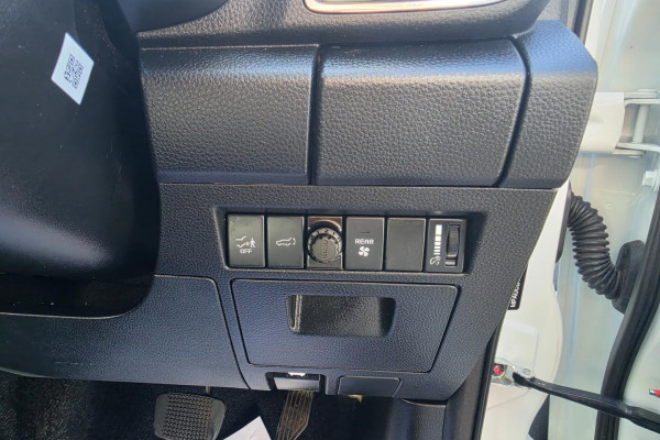 2023 Isuzu MU-X RJ LS-T SUV Image 17