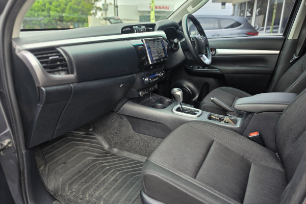 2019 Toyota HiLux  SR5 Dual Cab Ute Image 16