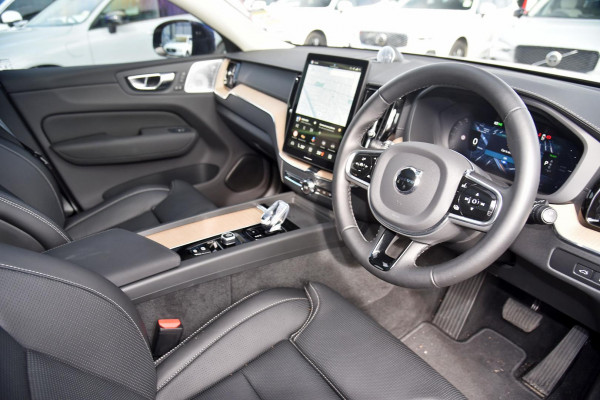 2025 MY26 Volvo XC60 UZ Ultra T8 Plug-in Hybrid Dark SUV Image 7