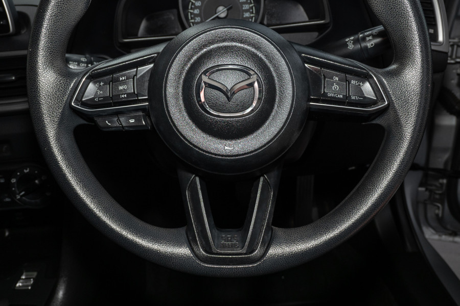 2016 Mazda 3 BM5478 Neo Hatch