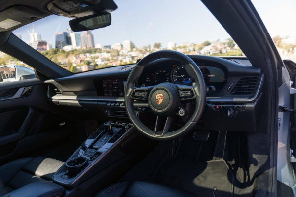 2020 Porsche 911 Carrera Coupe Image 8
