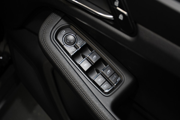 2020 Porsche Macan SUV Image 12