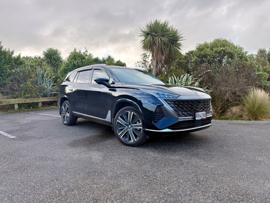 2026 MG QS Essence SUV Image 1