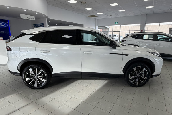 2025 MG HS AS33H Essence Hybrid+ SUV Image 8