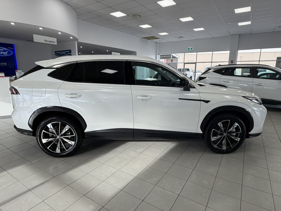 2025 MG HS AS33H Essence Hybrid+ SUV Image 8