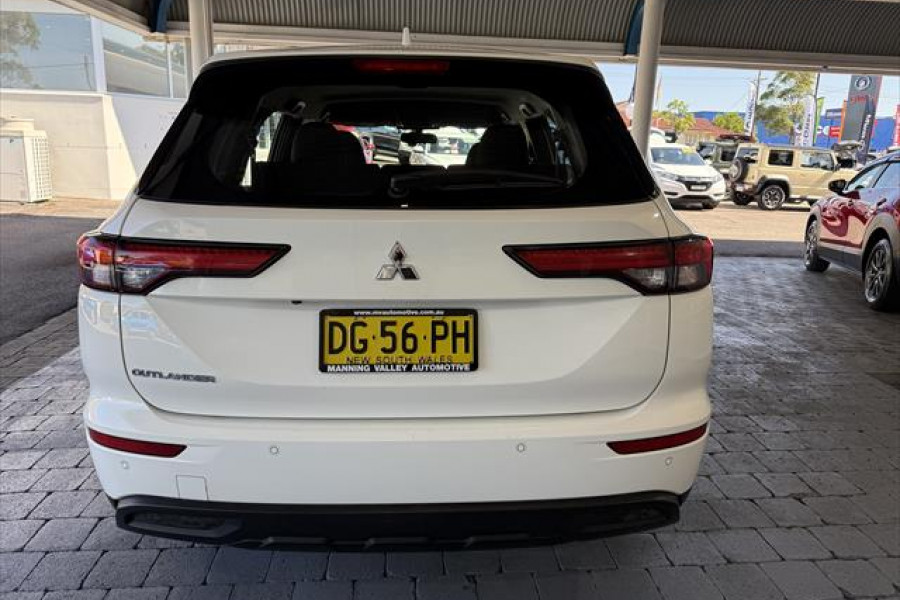 2022 MY23 Mitsubishi Outlander ZM ES SUV Image 7