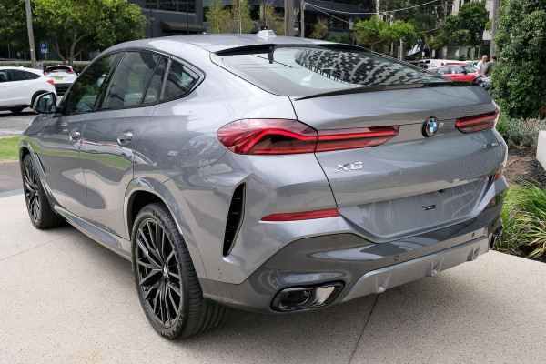 2025 BMW X6 G06 LCI xDrive40i M Sport SUV image 4