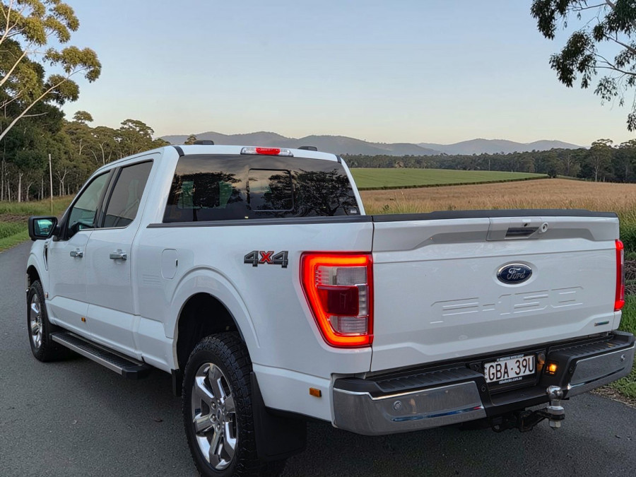 2023 Ford F-150  Lariat Dual Cab Image 5