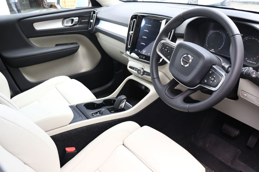 2019 Volvo Xc40 (No Series) MY20 T4 Momentum Suv Image 8