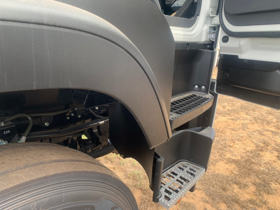2026 Isuzu FYJ 320-355 AT R51 Cab Chassis Image 11