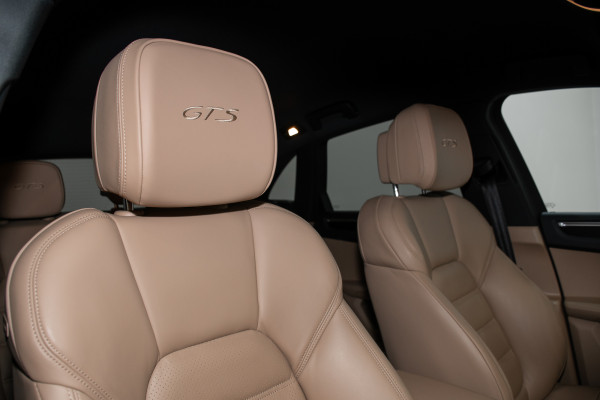 2021 Porsche Macan GTS SUV image 4