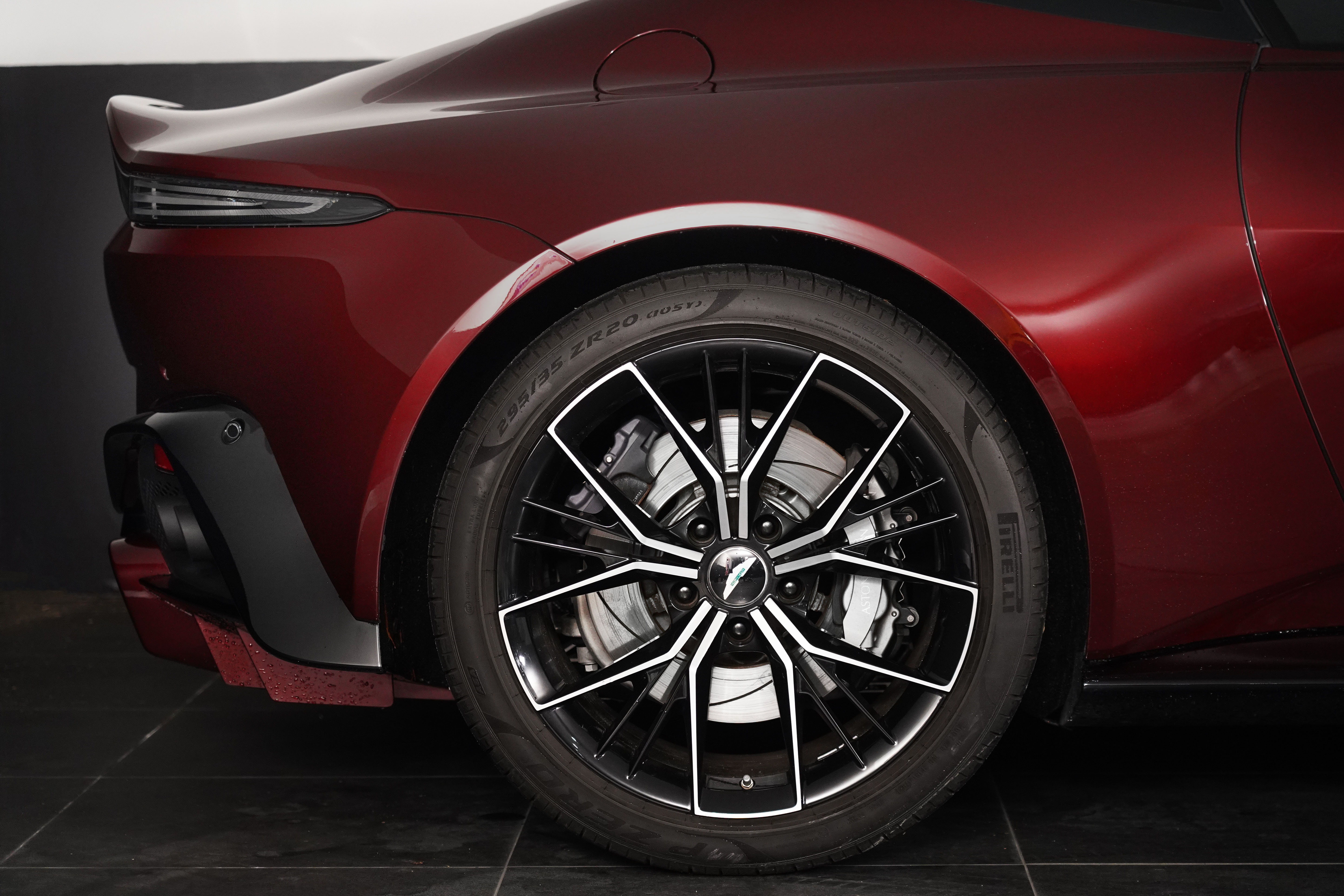 2022 Aston Martin Vantage  Coupe Image 19