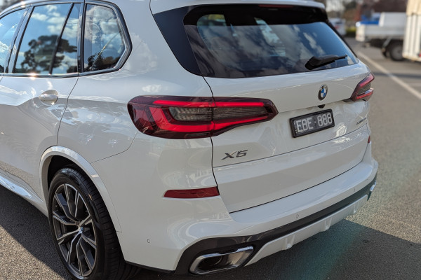 2023 BMW X5 xDrive30d SUV Image 5