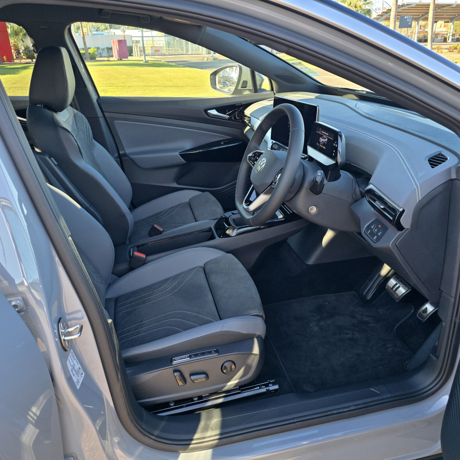 2025 MY25.5 Volkswagen ID. 5 E2 Pro SUV Image 14