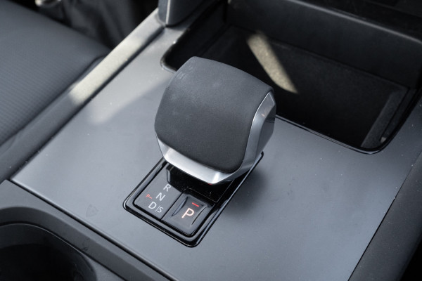 2026 Land Rover Discovery Sport L550 P250 Metropolitan SUV image 13