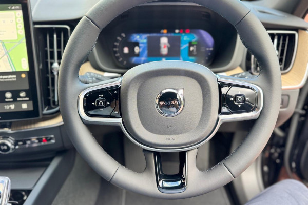 2025 Volvo XC60 UZ Plus T8 Plug-in Hybrid SUV Image 6