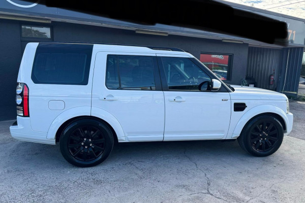 2015 Land Rover Discovery Series 4 SDV6 HSE SUV Image 5