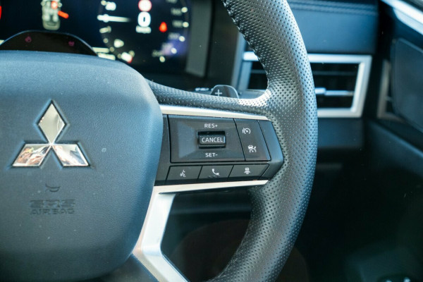 2025 Mitsubishi Outlander ZM LS SUV Image 11