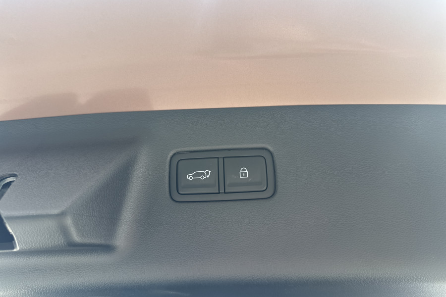 2025 Hyundai Santa Fe MX5.V1 Hybrid Calligraphy SUV Image 19