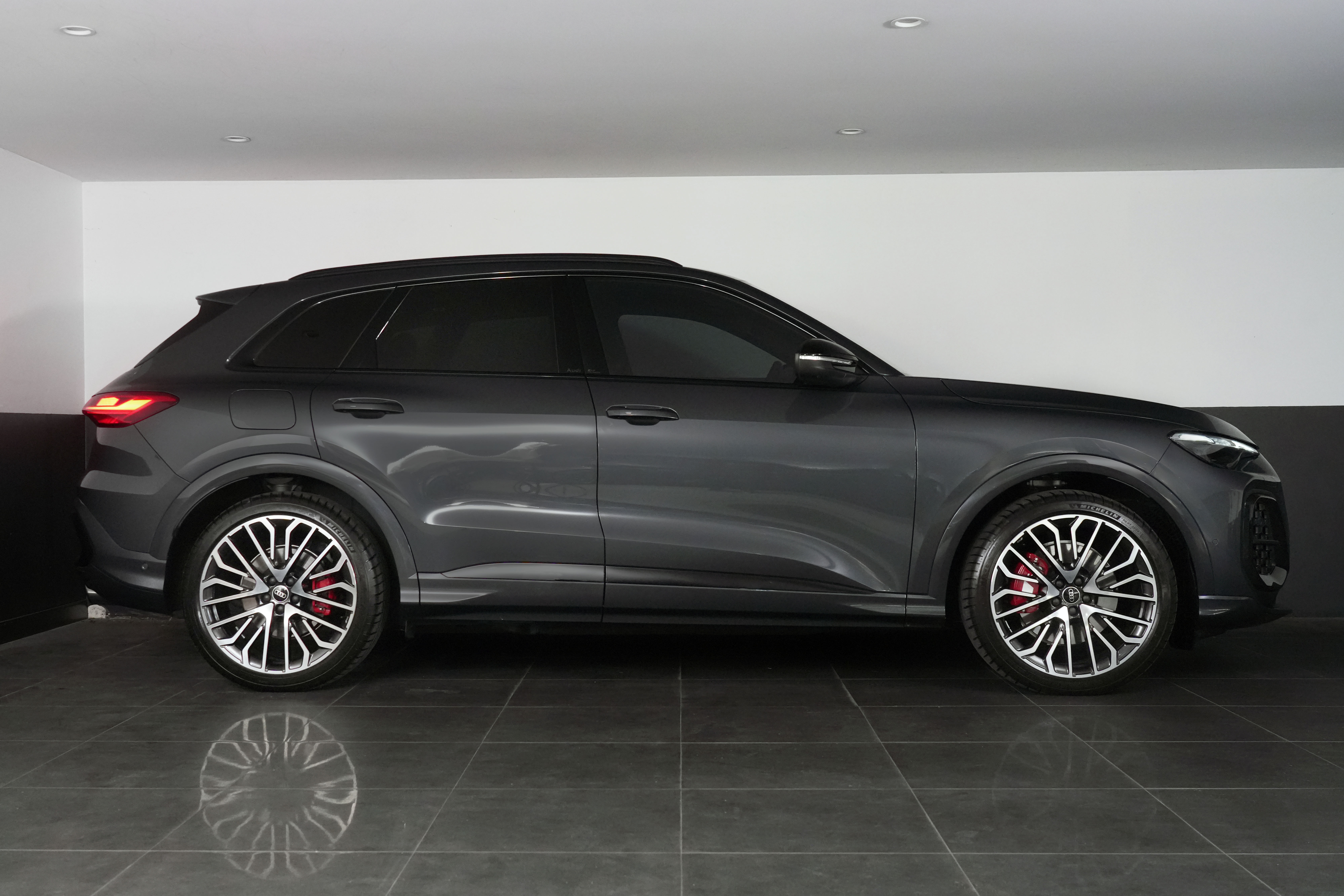 2025 Audi SQ5 GU  SUV Image 17