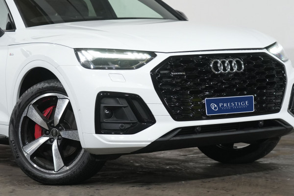2025 Audi Q5 FY 55 TFSI e S Line SUV Image 2