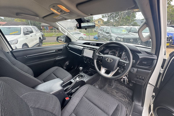 2021 Toyota HiLux GUN126R SR Extra Cab Chassis Image 5